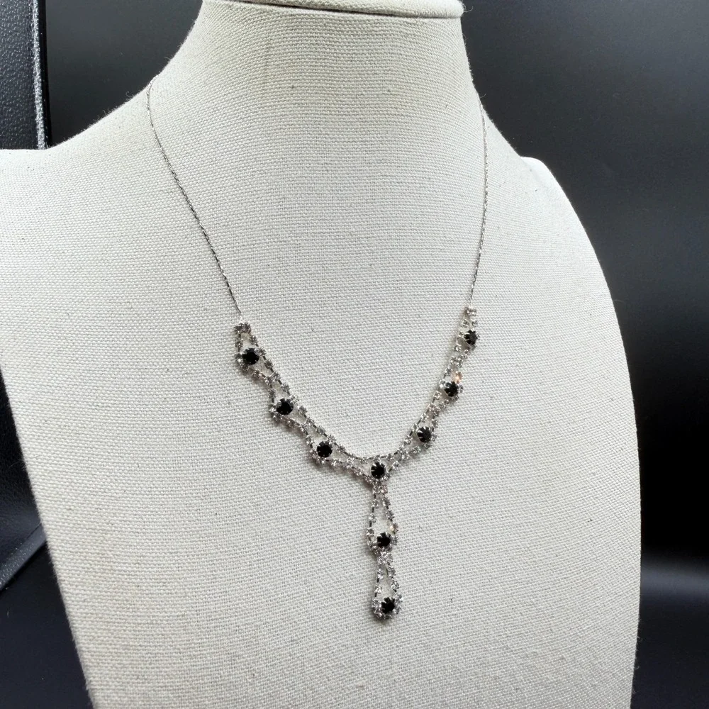 N/A elegant black